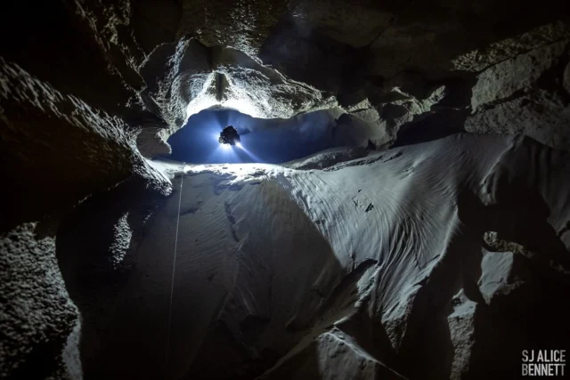 Looking to extend your limits? Check out the gear the top explorers are choosing for their most epic dives on our web store at https://www.fathomdive.com/product-category/explorer-pick/

Photo by @sj.alice.bennett 
#TheMeasureOfExploration #ExplorersPicks #FathomDive #CaveDiving #Exploration #CaveExploration